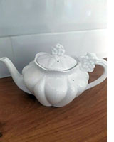 White Dainty floral handled teapot